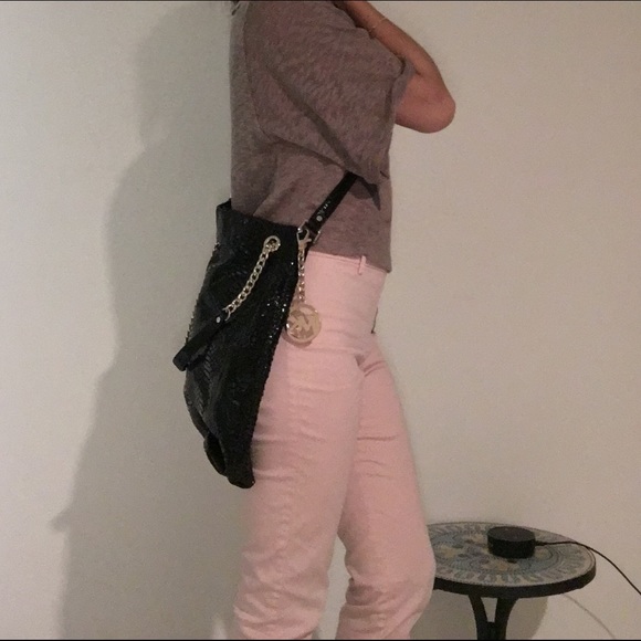 MK bag/purse/satchel/crossbody - Picture 6 of 8